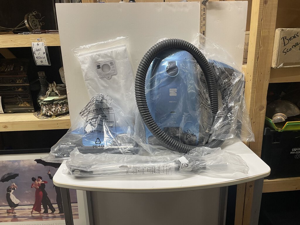 Kenmore 400 Series Canister Vacuum Cleaner (New)