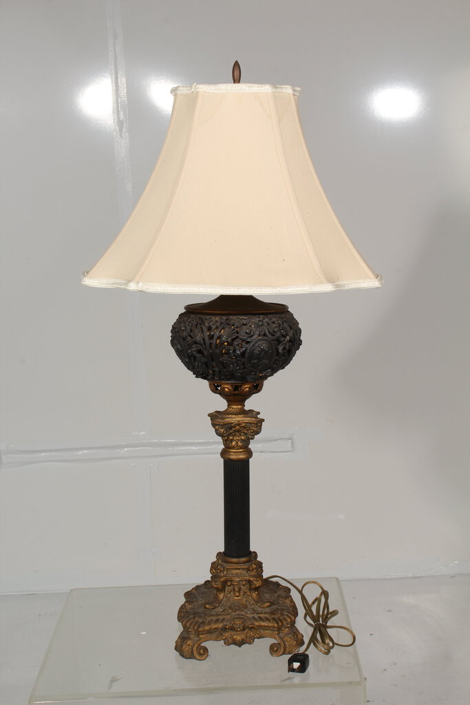 Antique Black and Brass Victorian 2 Light Lamp
