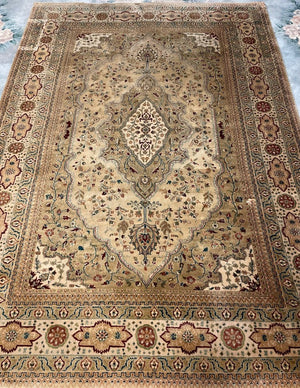 Indo Persian "Jaipur, (Rajasthan) Rug- Wool on Cotton Foundation