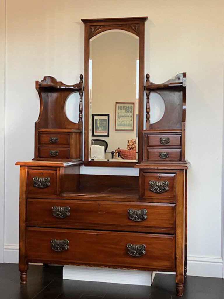 Antique Dresser With Mirror 42x17.5x50Antique Dresser With Mirror 42x17.5x50