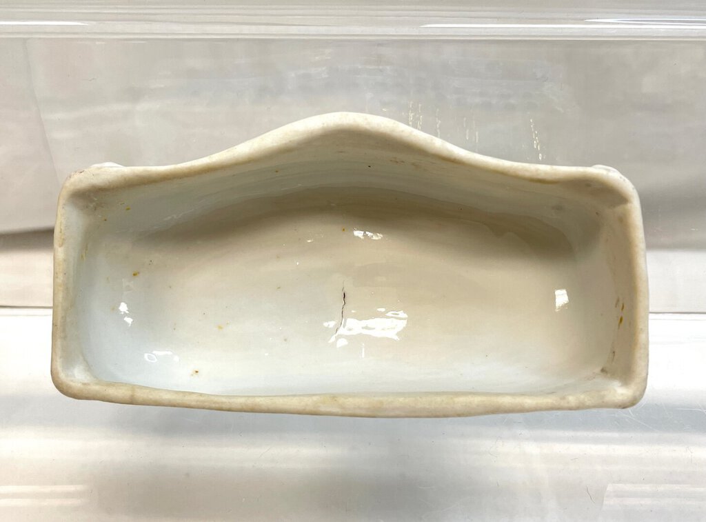 Vintage Victorian Fairing Trinket Box - Couch