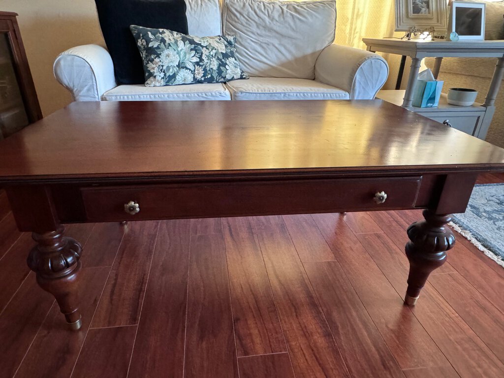 Ethan Allen British Classic Coffee Table 46x27x18.5