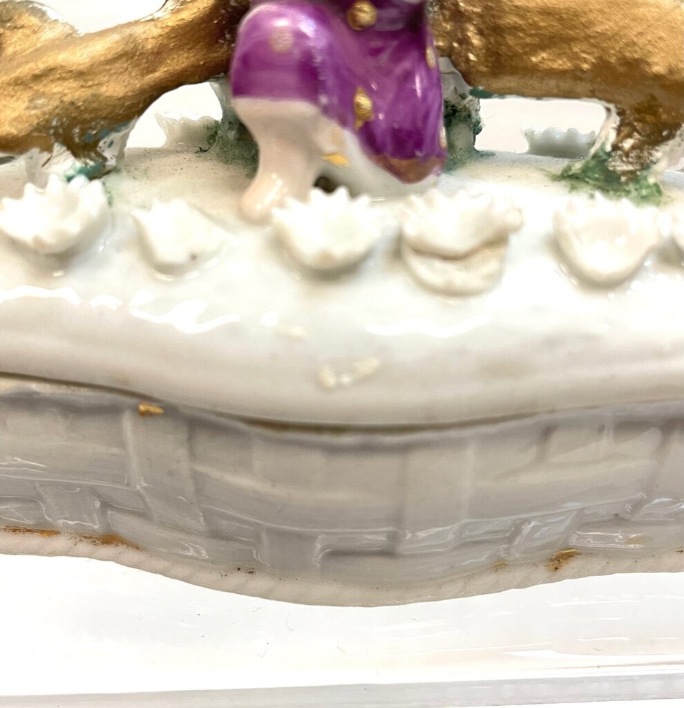Vintage Victorian Fairing Trinket Box - Preying Angel