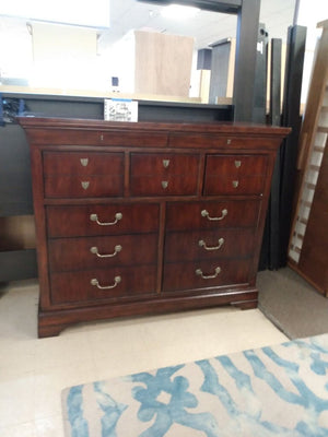 Henredon French Cavalier Dresser 22x60x50