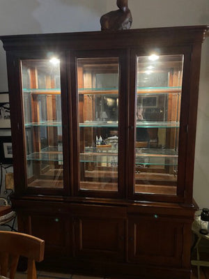 China Cabinet With Built In Lighting 65x18x84