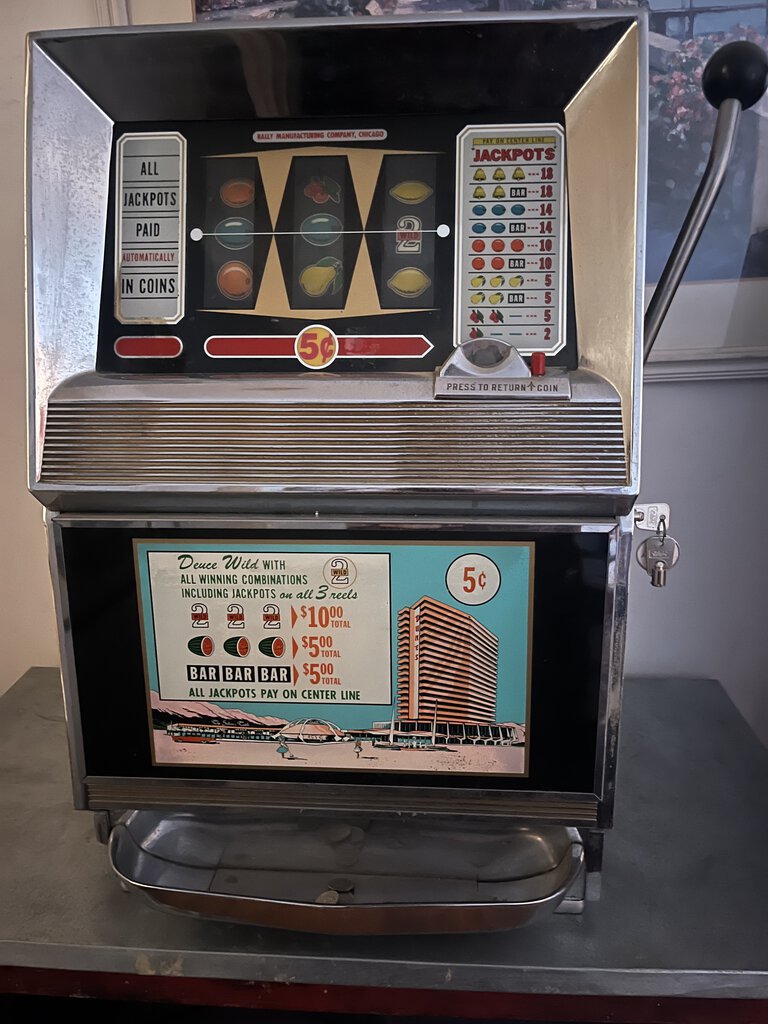 1965 Bally Sands Hotel 5 cents Slot Machine