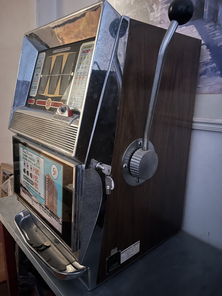 1965 Bally Sands Hotel 5 cents Slot Machine