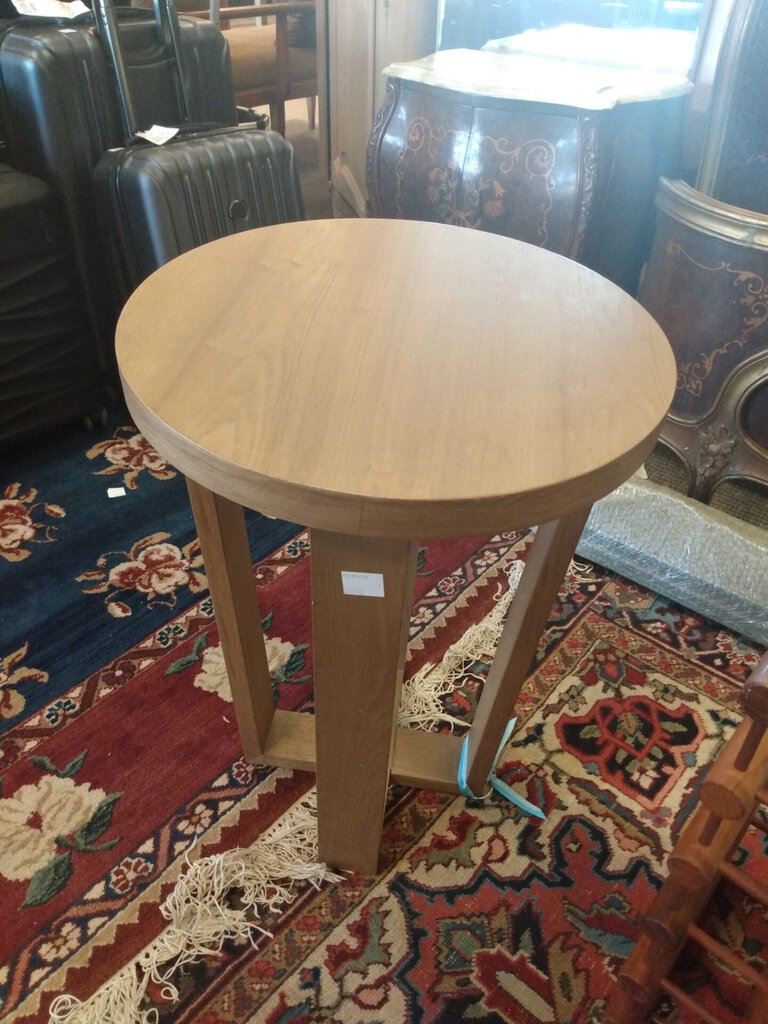 Rawson End Table 18x 26" H