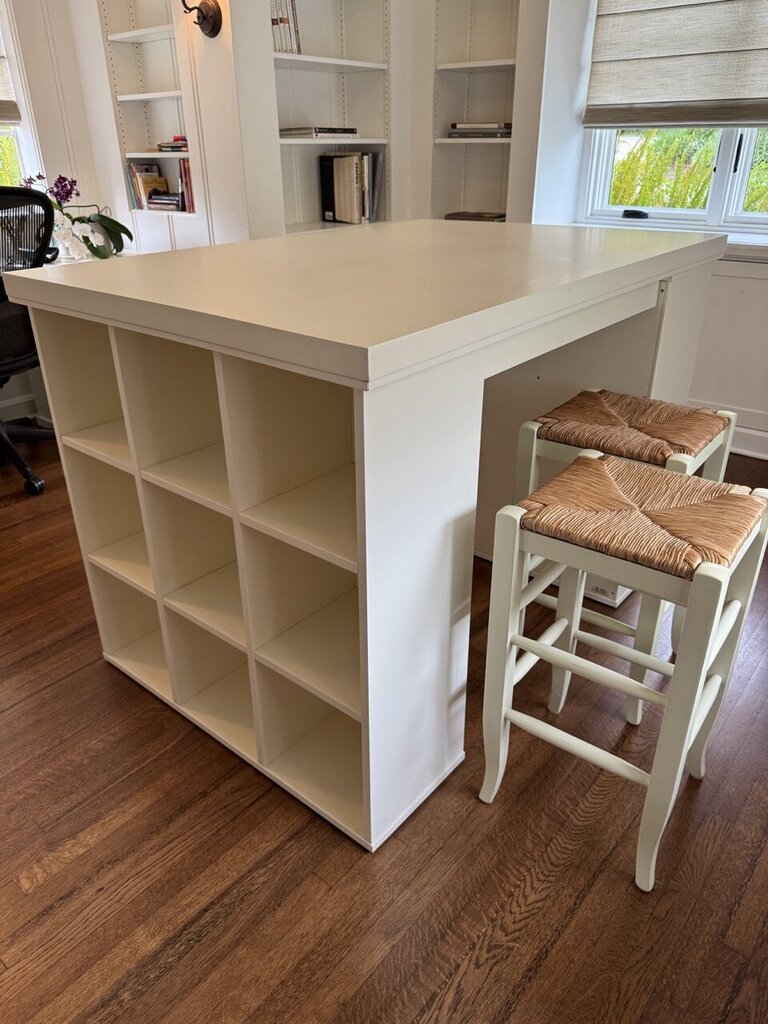 White Project Table + 2 Stools 55x38x38