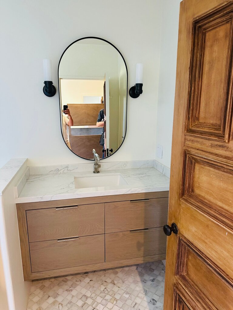 Black Oval Mirror 25x41