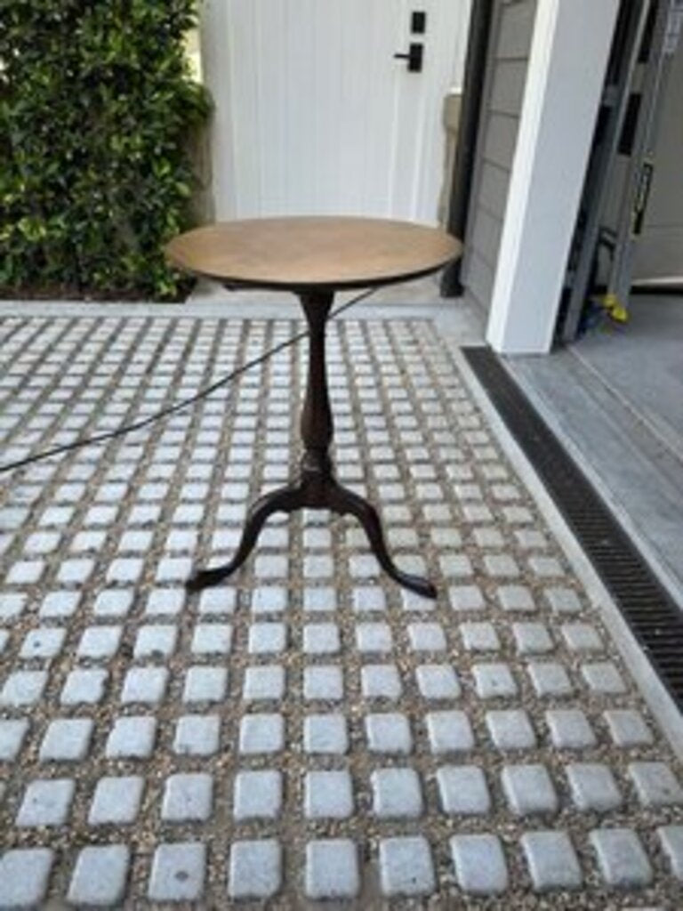 Georgian Tilt Top Side Table 20x26