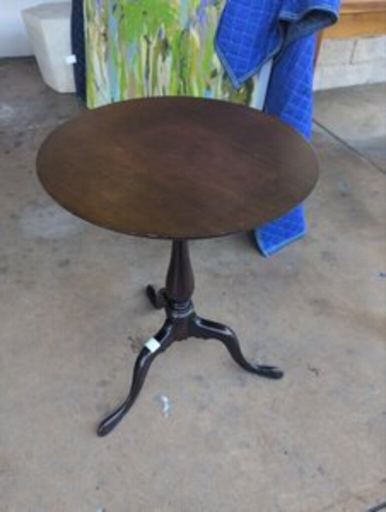 Georgian Tilt Top Side Table 20x26