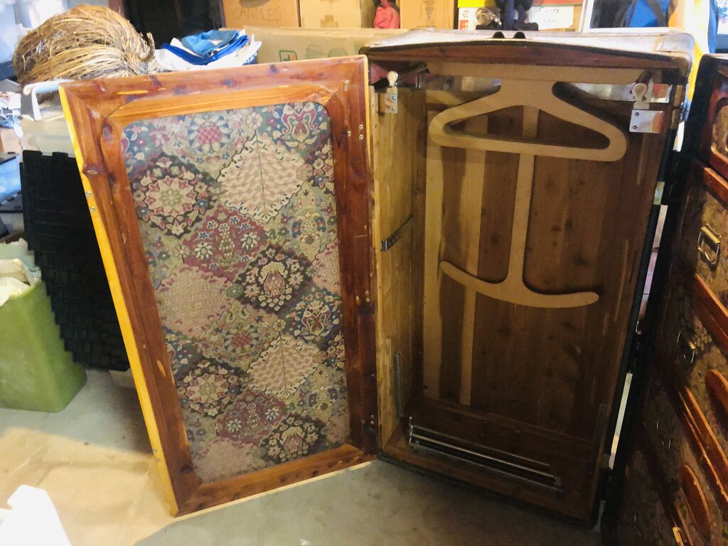 Antique Steamer Trunk Circa 1900 (23x42x23)
