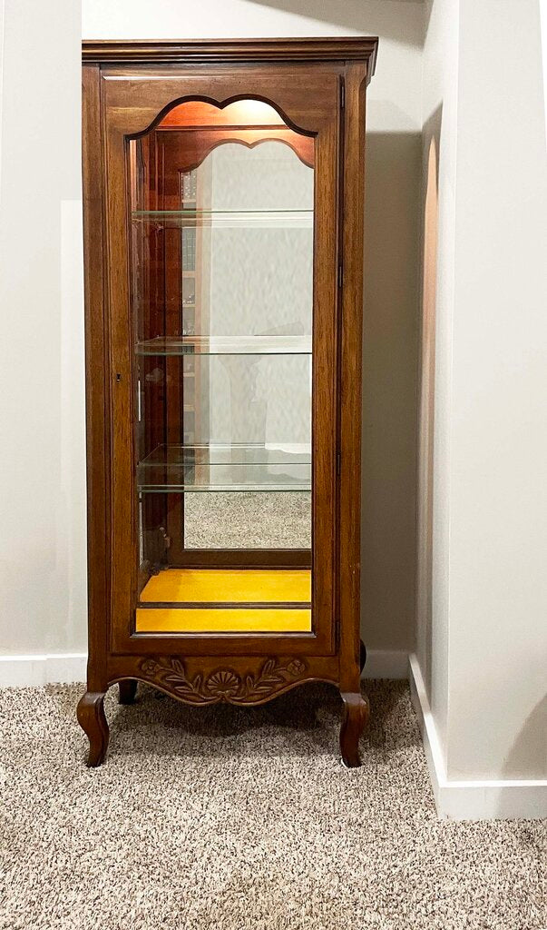 Hekman Curio Cabinet / Doll Hutch 14x27x67