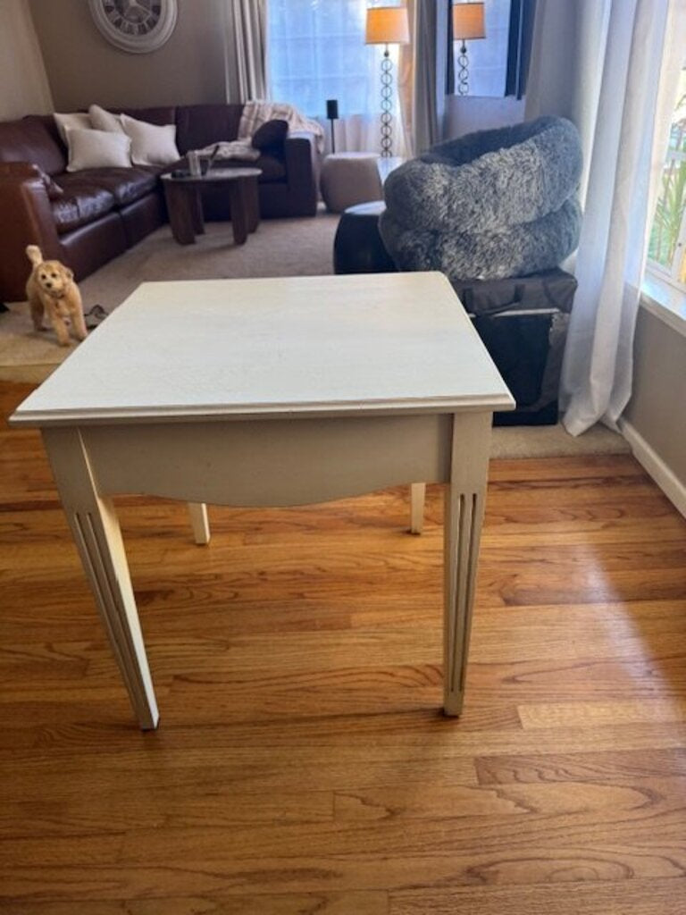 Ethan Allen Side Table 25x25x25