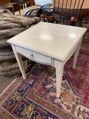 Ethan Allen Side Table 25x25x25