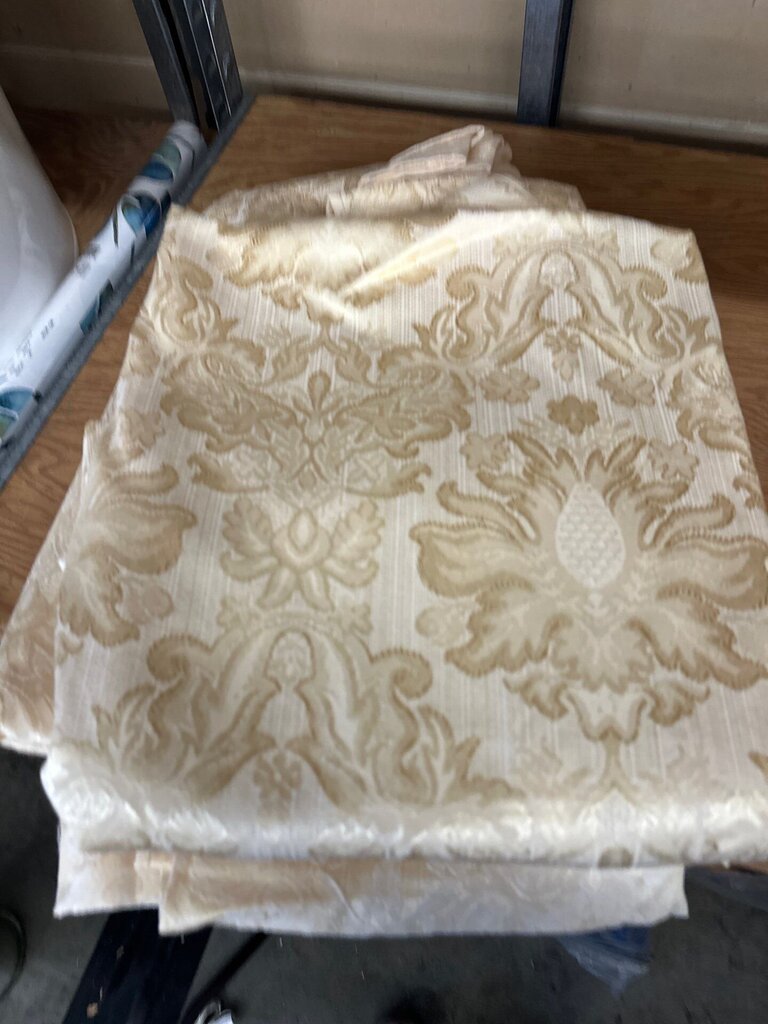 Wedgwood Damask Tablecloth