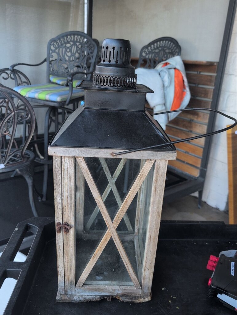Wooden Countery Lantern
