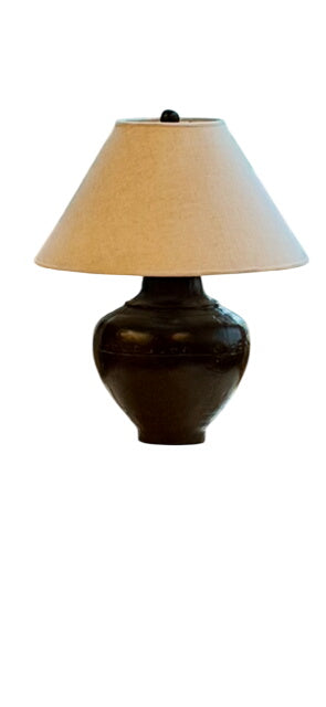 hammered bronze metal table lamp 