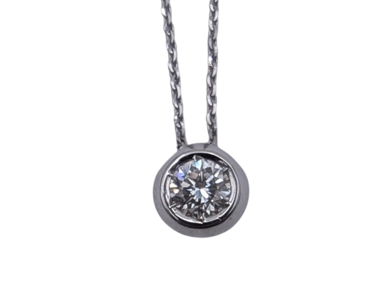 Pendant w/ Chain 18k White Gold & Solitaire Diamond