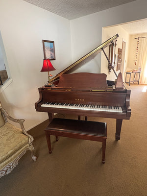 Yamaha Baby Grand Piano with Bench