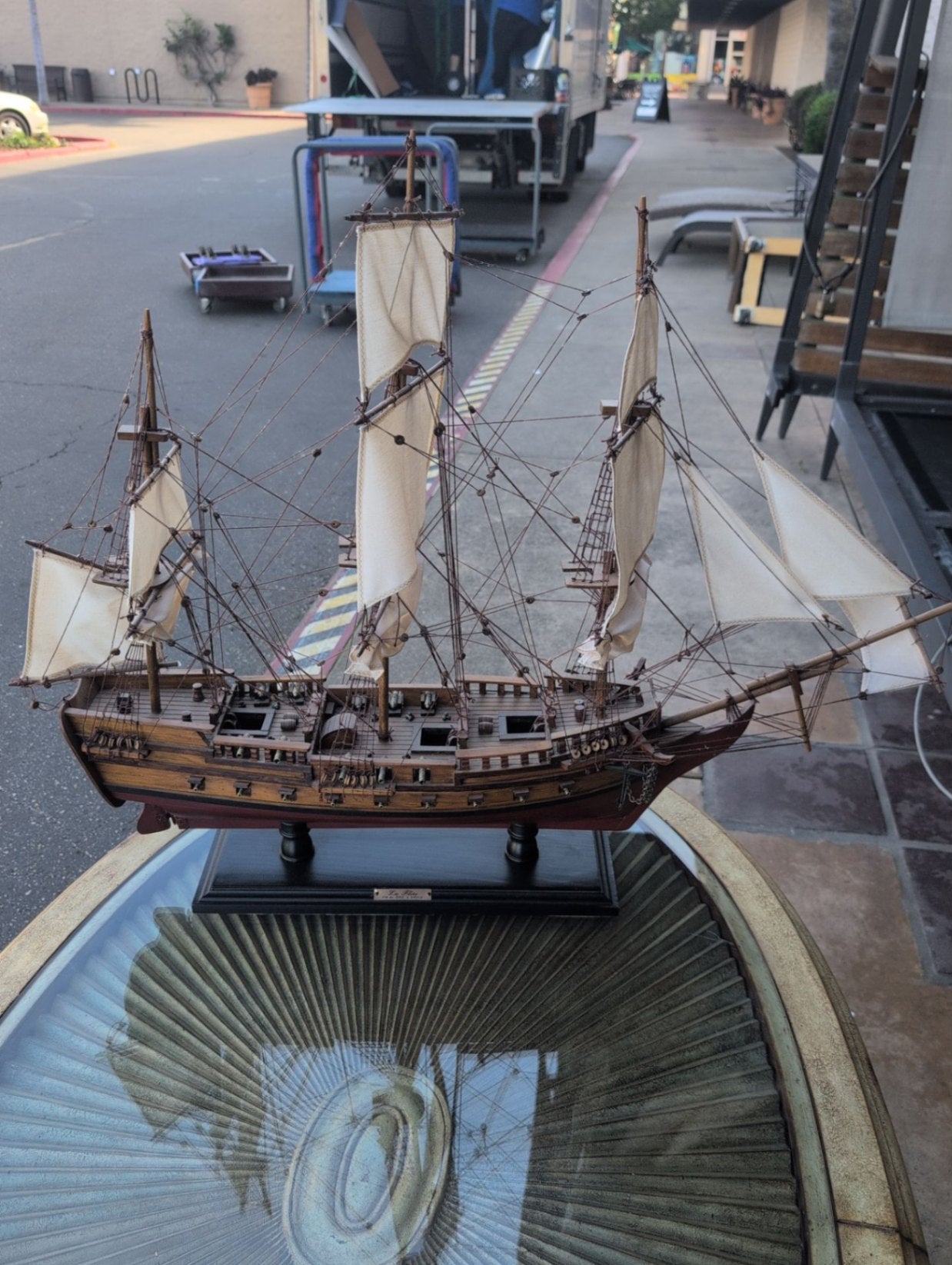 La Flora Ship Model