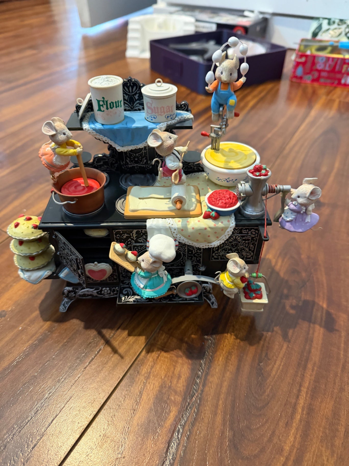 1992 Enesco "Home on the Range" Deluxe Illuminated Action Musical.