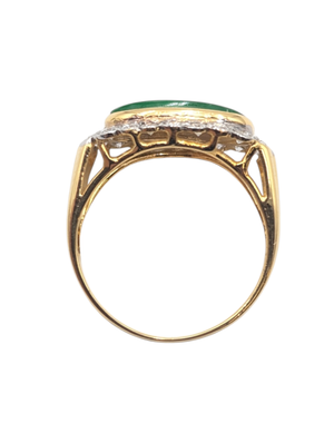 Ring 18k Yellow Gold w/ Oval Jade & Surrounding Diamonds