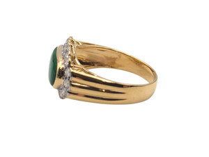 Ring 18k Yellow Gold w/ Oval Jade & Surrounding Diamonds
