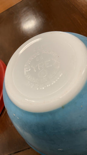 Vintage Pyrex Mixing Nesting Bowls