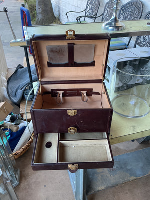 English traveling, jewelry case leather vintage