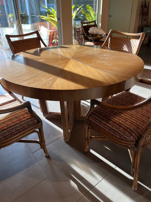 Extending Round Dining Table+ 2 leaves + 6 Chairs