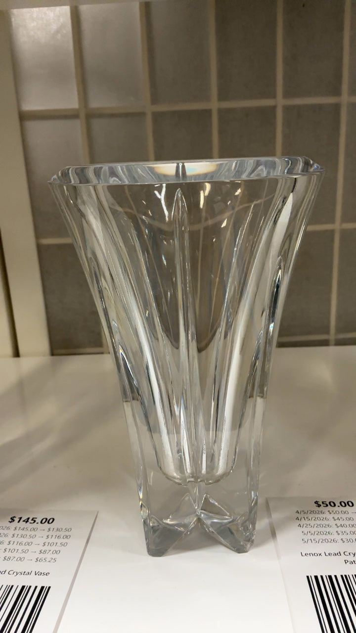 Lenox Lead Crystal Vase Oasis Pattern