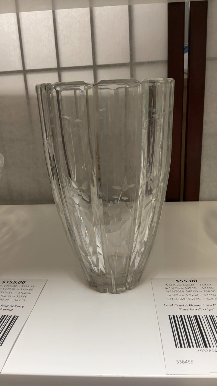 Lead Crystal Flower Vase Etched Glass (small chips)