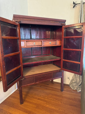 Chinese Cabinet with Ornate Inset Décoré