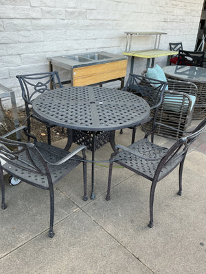 Almafi  Outdoor Patio Set (table + 4 chairs)