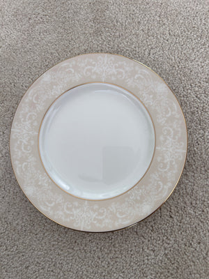 Meredith Wedgewood by Ralph Lauren Bone China 12 Place Settings (51 pc)