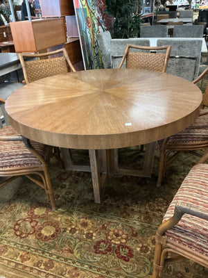 Extending Round Dining Table+ 2 leaves + 6 Chairs