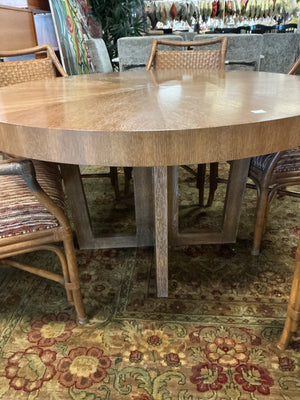 Extending Round Dining Table+ 2 leaves + 6 Chairs