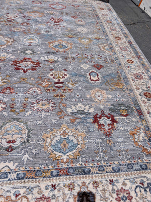 Lauren Ralph Lauren Area Rug  8'x 10'.2