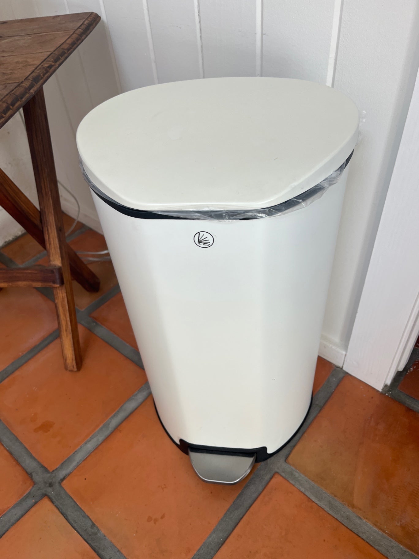 Step On Soft Close Trash Bin