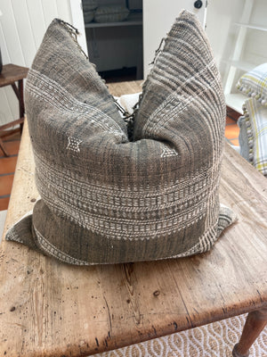 Pillow 18”