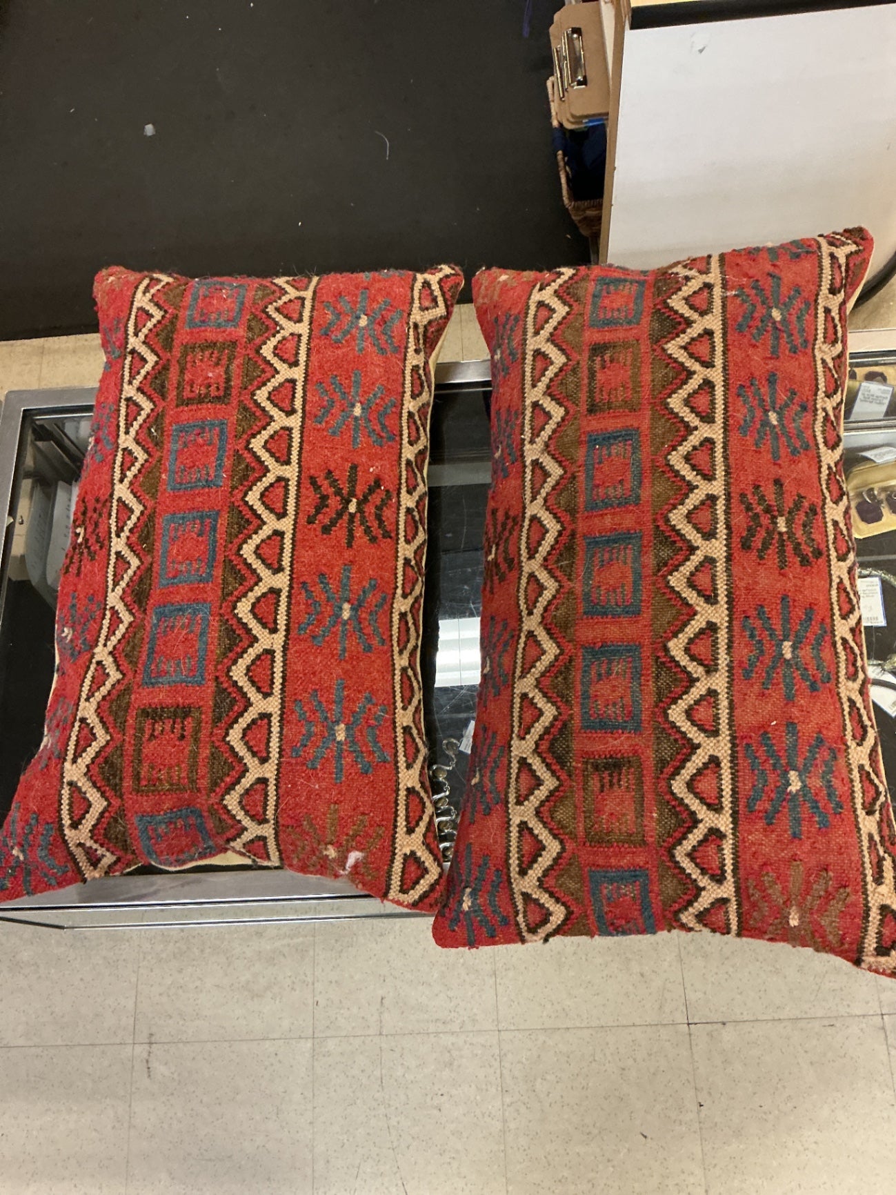 POTTERY BARN Kilim Pillows Cotton & Wool Blend 16 x 26 Made in India (x2)