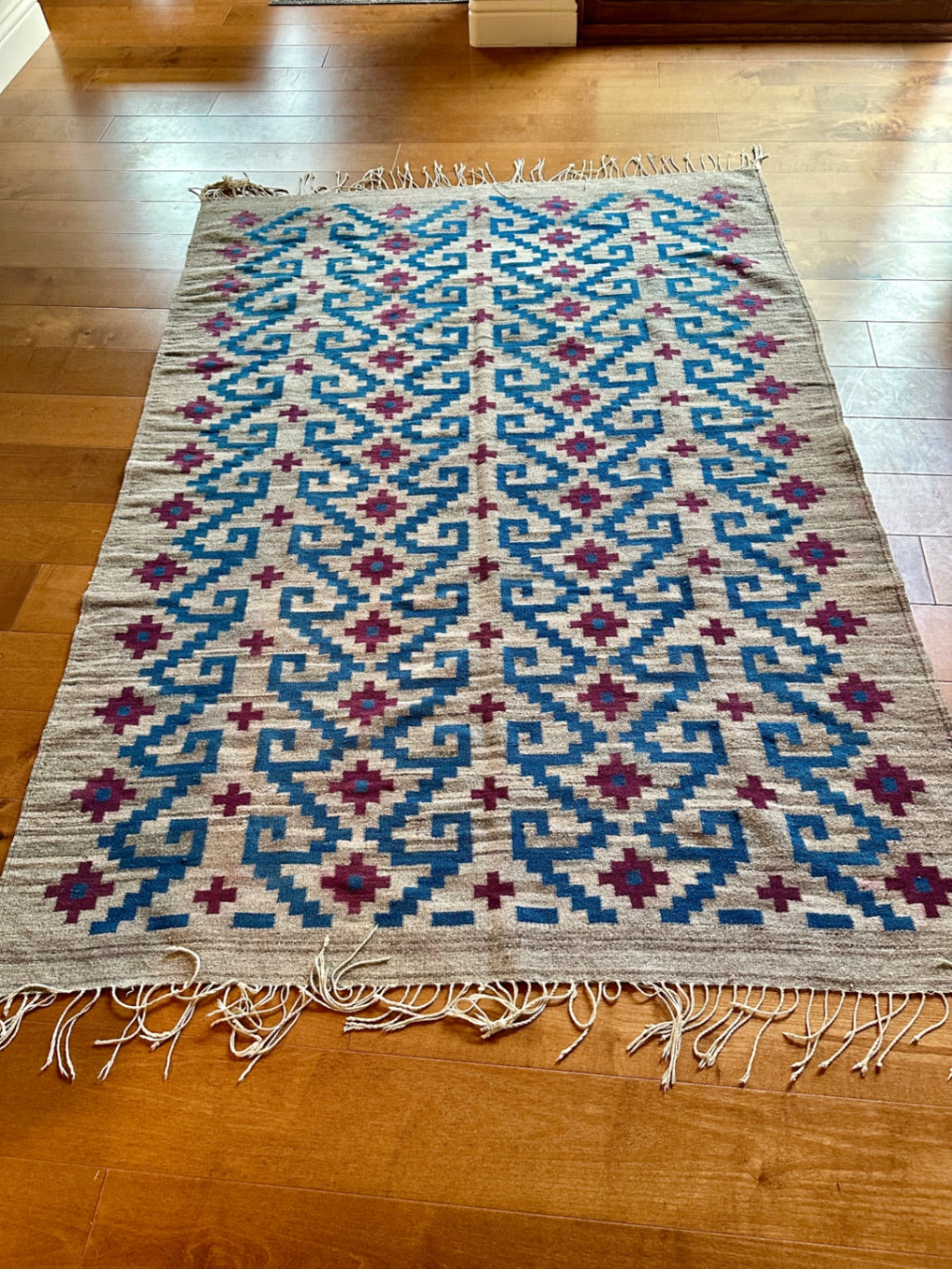 Hand-loomed Wool Kilim Rug Oaxaca, Mexico  5’ x 7’