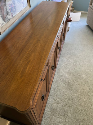Henredon Sideboard Buffet Cabinet 66 x 30 x 19