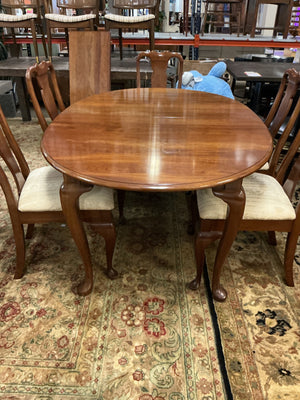 Dining Set ( table + 2 leaves+ 4 reg chairs + 2 captain chairs)