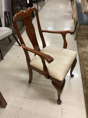 Dining Set ( table + 2 leaves+ 4 reg chairs + 2 captain chairs)