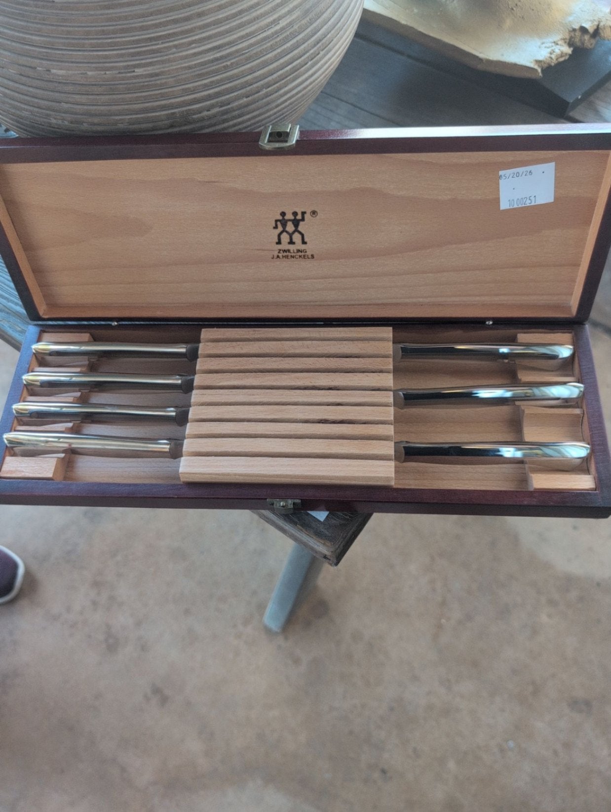 Set a seven Henkel steak knives in box