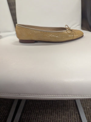 CHANEL Vintage Cambon Leather Ballet Flats in Yellow Size 39 1/2