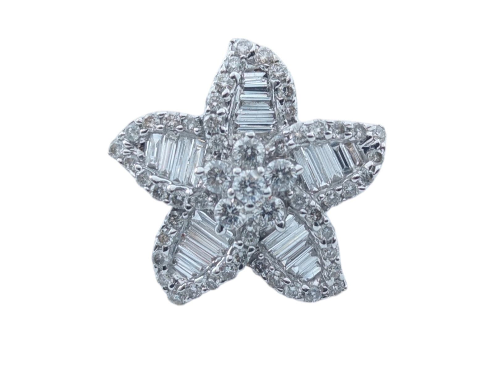Ring 18k White Gold w/ Diamonds Variation of Cuts, Star Shaped